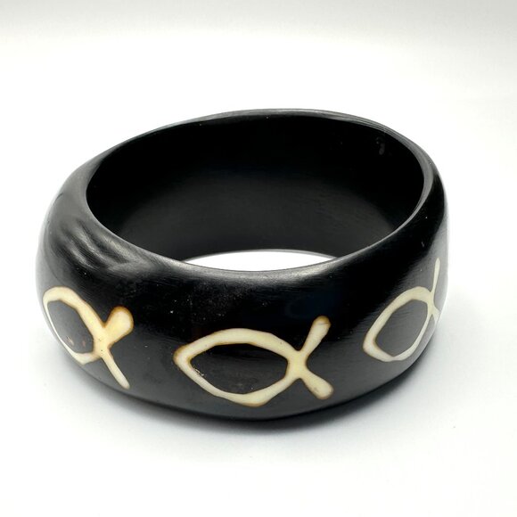 Vintage Black Asymmetrical Lucite Bangle Duo —  Both Size 8 1/4 — Vintage — EUC - Picture 3 of 12